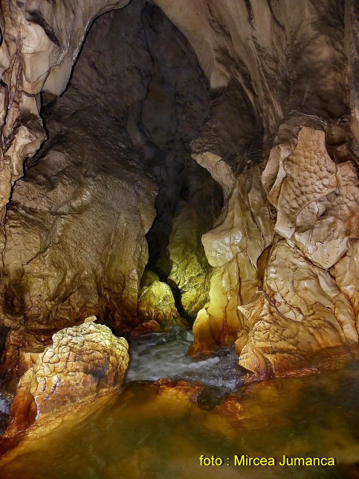 Peștera Buhui - Foto: Mircea Jumanca